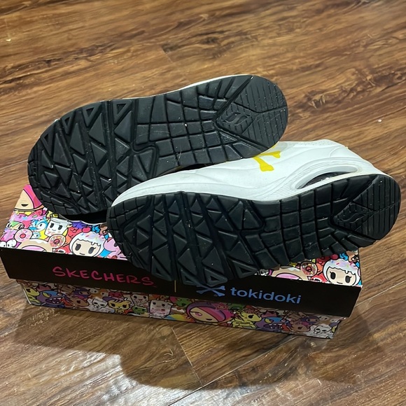 Tokidoki Skechers sz6 - like new - Picture 5 of 9